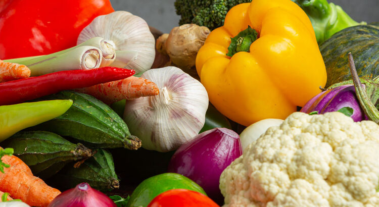 Os alimentos plant based “à base de plantas”, são desenvolvidos a partir de matérias-primas vegetais para quem busca uma dieta mais saudável.